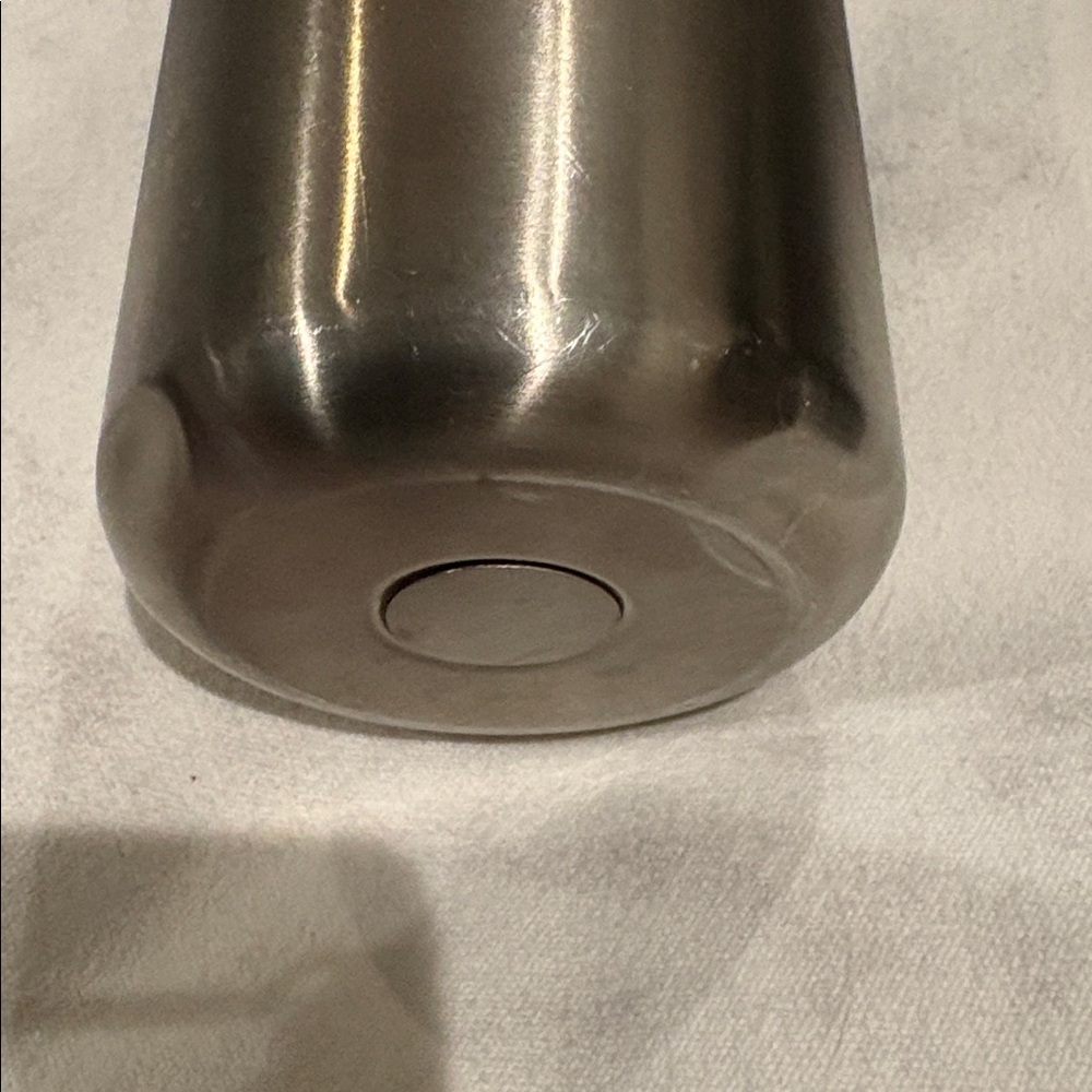 Lululemon Athletica Black and Gray Water Bottles - Picture 13 of 15